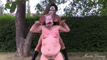 Merciless Dominas: お前はいたずらな豚だ