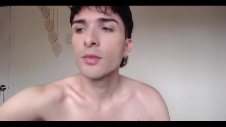 Diego_latinboy: เกย์หนุ่มยัดดิลโด้ 24 เซนติเมตรยัดตูดเขา