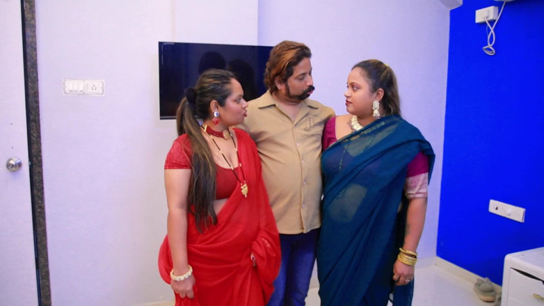 UncutPlus: Two Girls Bet a Banana on the Carrom Game