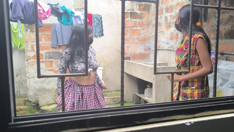 NEGRITA SEXY: Tetanggaku yang berambut cokelat melihatku menari