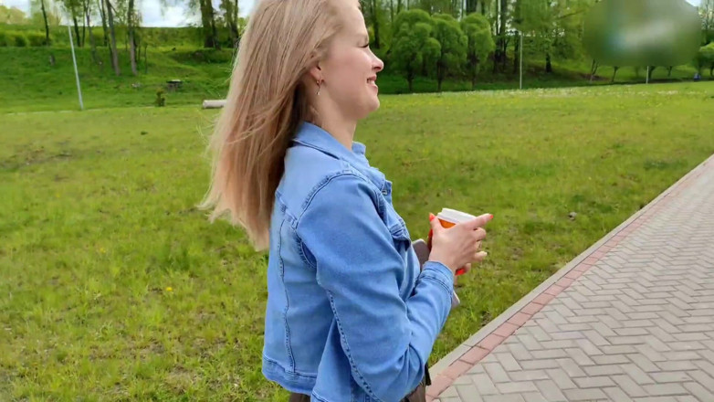 S-Wife Katy: Potkal jsem v parku kočičky, a ona se ukázala jako...