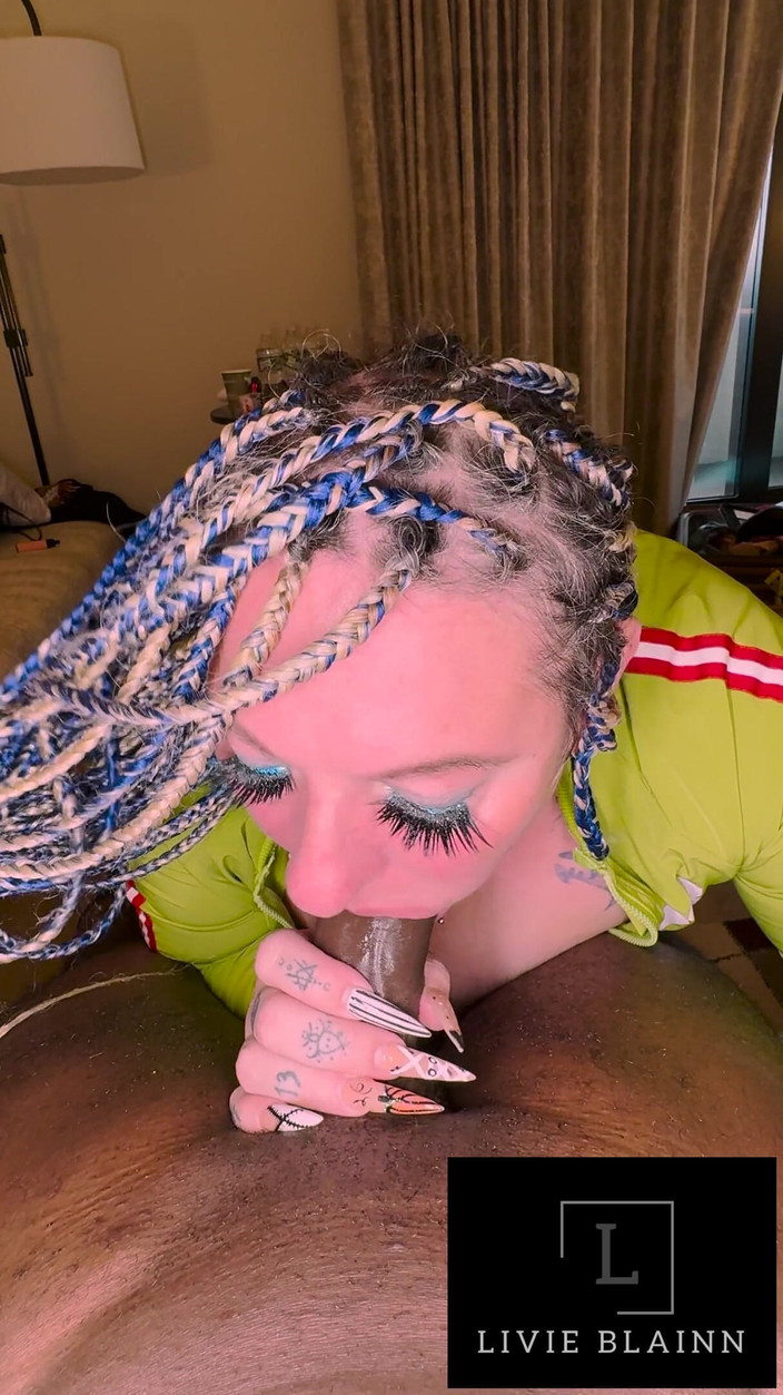 Livie Blainn: POV-BLOWJOB und creampie