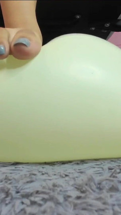 Texture with Feet, Playing with a Balloon thumbnail