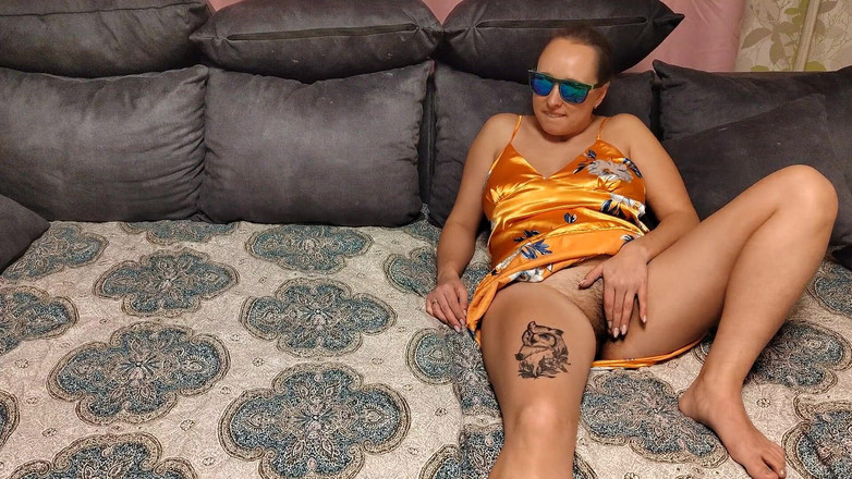 Emma_Alex: 毛深い猫の指使いとオナニー