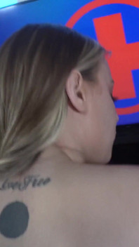 Anna Claire Clouds'un vahşi ve yaramaz bir sorunu var