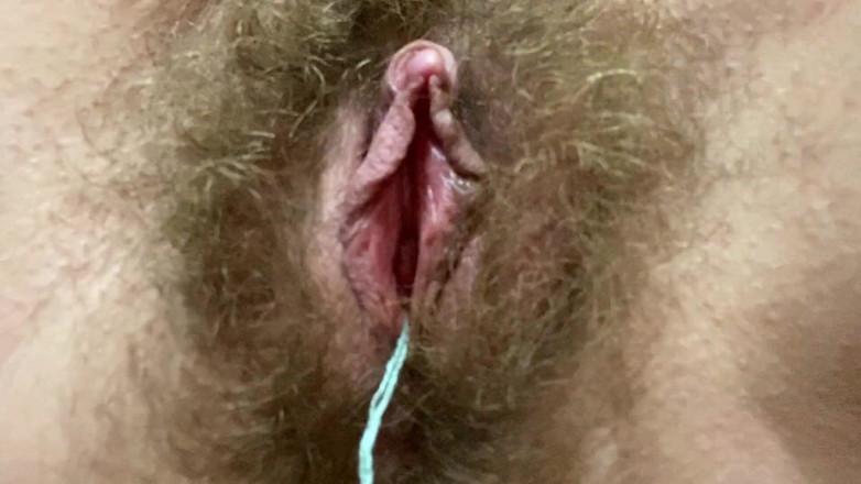 Cuteblonde666: Během své fáze jsem se udělal dvakrát! Zblízka Chlupatá kundička...