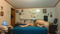 Satin Lady: Satynowa dama po raz pierwszy czuje swoją nową ulubioną zabawkę