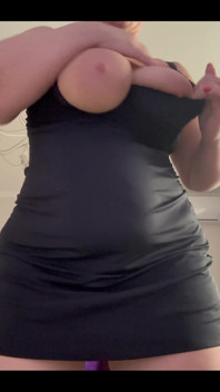 Ich tanze und zeige meine Charme