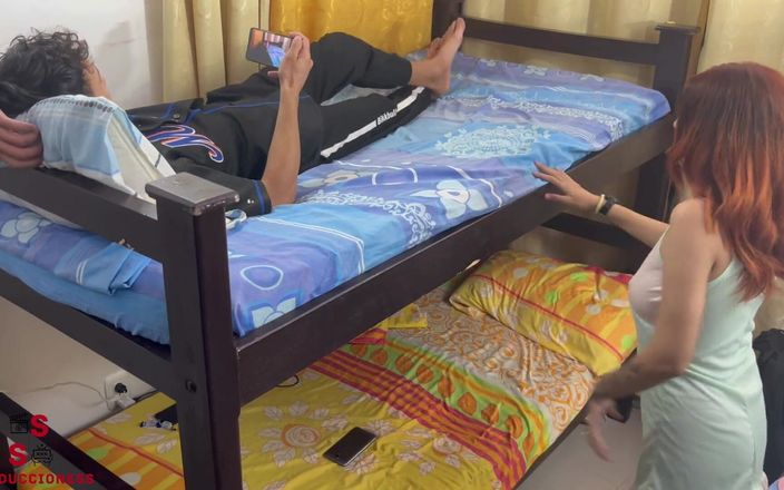 Evanyelyn: Il mio fratellastro mi conforta fottutamente