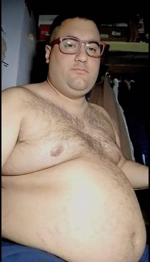 Gordito33PIG: Şişman kazanan karnına dokunarak yiyor