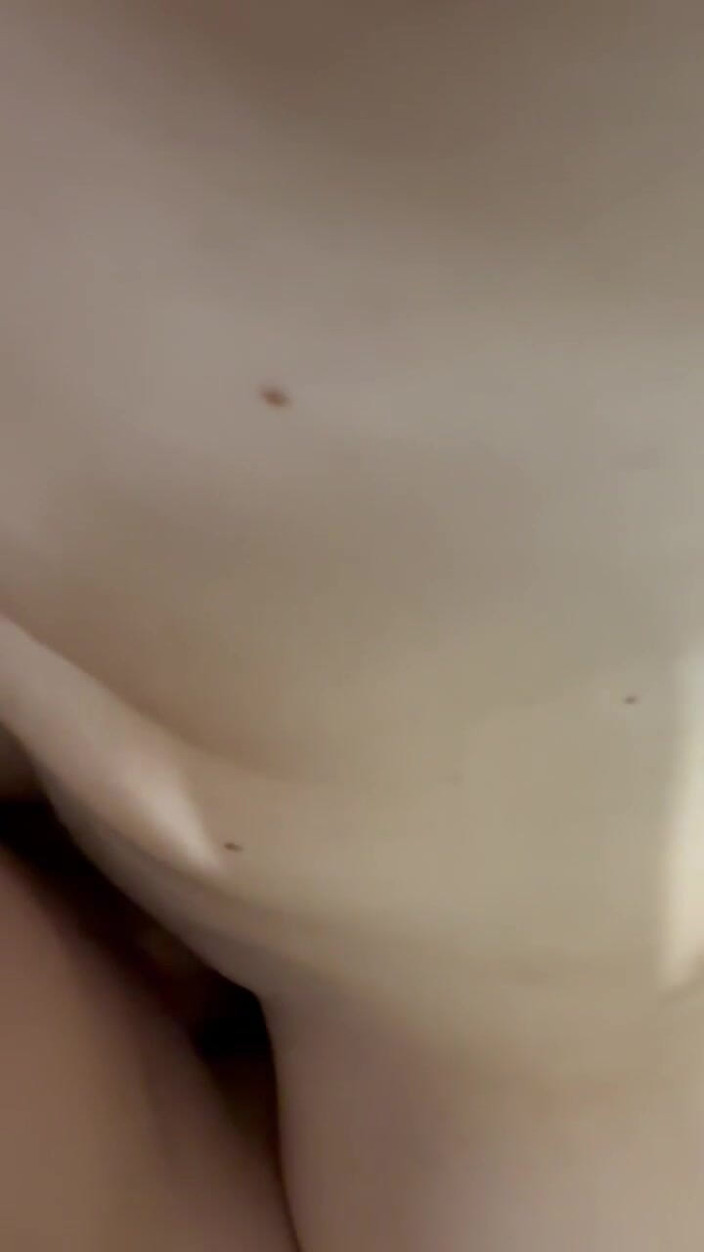 SoftLoveDuo: ランドリーで義理の妹とセックスした