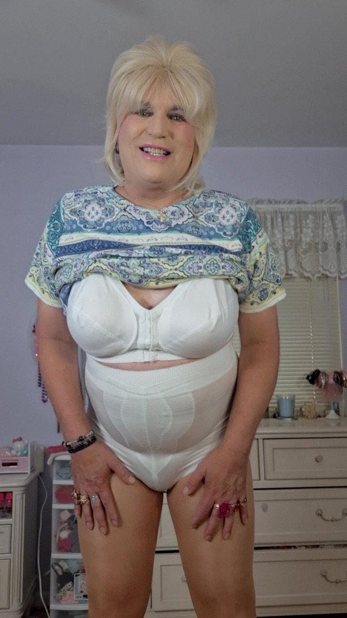 Victoria Lecherri: Une Mamie Douce Et Pulpeuse Aimante