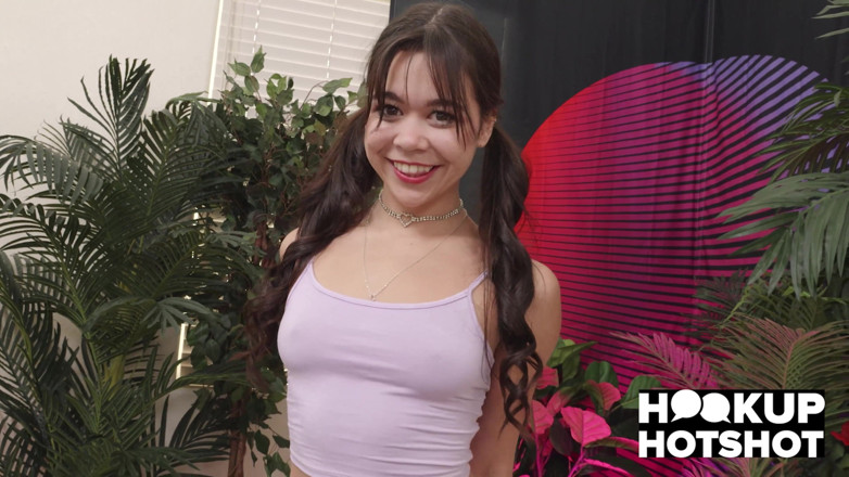 Hookup Hotshot: Brianna Arson è arrapata per la scopata dura di Nade Nasty!