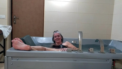 Lukerya: Lonely Relaxation in the Jacuzzi