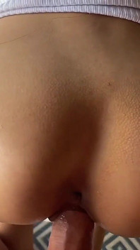 Křičela - prsatá velká prsa latina 18letá rimming v drsné POV