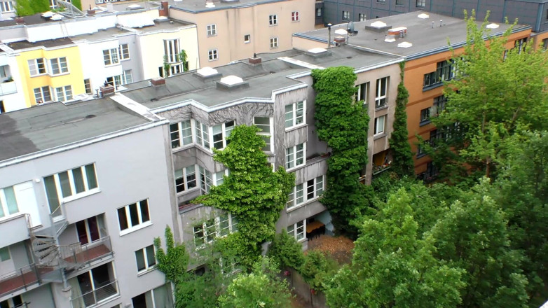 MMV EP BEST MOVIES AND CLIPS: Bloc apartament murdar plin de chiriaș brut futut!