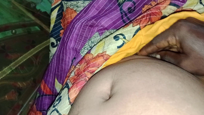 Desimombd: Une belle-mère desi à gros nichons baise son beau-fils, desimombd