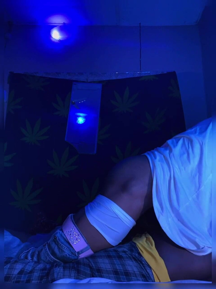 Stilesbhalifa1: Шаловливая полуночная сага между двумя друзьями.