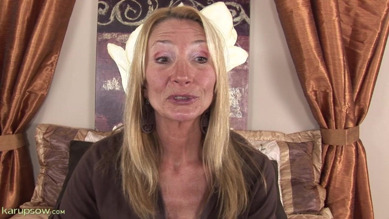 Karups Older Women: Pam Masturbating
