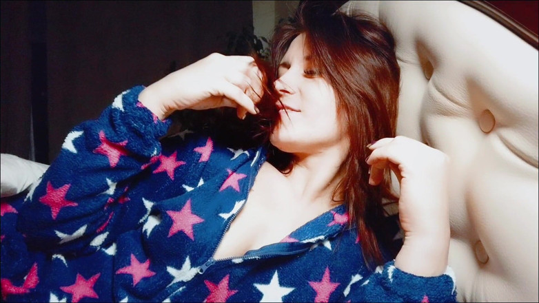 Adele Amber: Beautiful Girl in Pajama