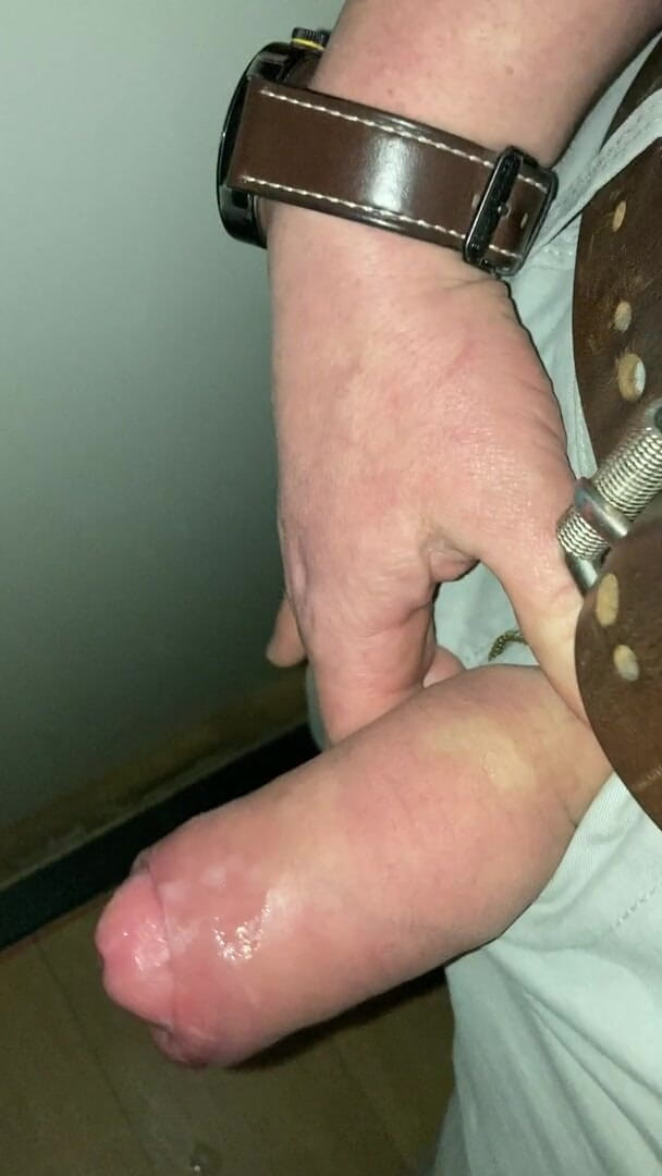 Foreskinguy: Prepuzio pompato da un enorme cazzo e masturbandosi