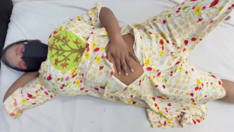 Allxcrator444: Um homem abandonou uma garota pobre e se aproveitou dela.