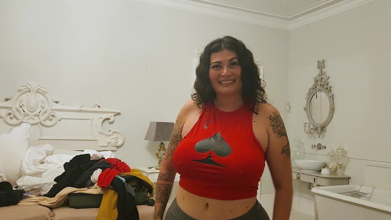BUSSITDOWNXXX: Latina milf es compartida por dos bbc