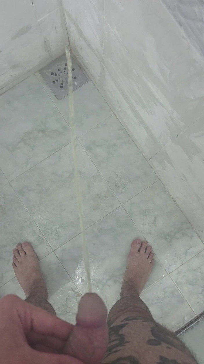 Lkdick8: Slow Motion Pee
