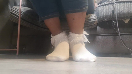 Simp to my ebony feet: moje ładne białe skarpetki