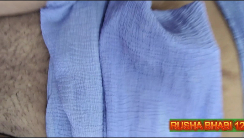 RUSHA BHABI: भारतीय सौतेली बहन अपने प्रेमी के साथ वीडियो कॉल के दौरान पकड़ी गई