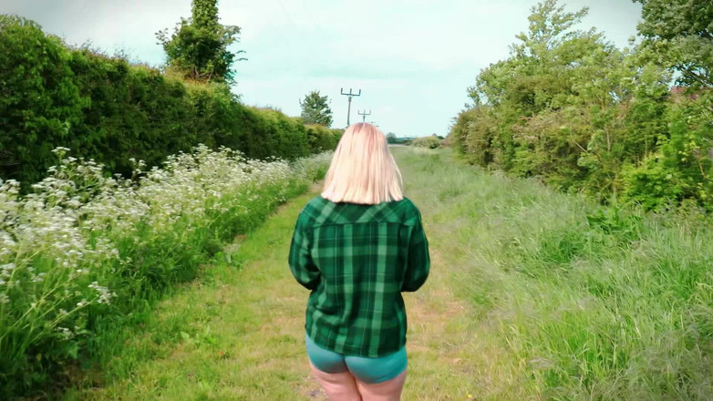 JessieHH: Eu não posso nem ir para uma caminhada sem ser...