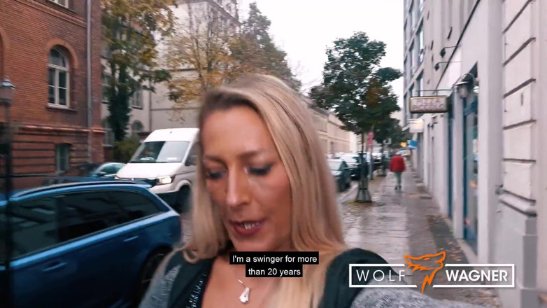 Wolf Wagner.love: Lesbo Lena & Lana gaan op ondeugende blind date! Wolf Wagner