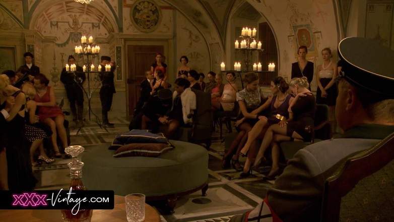 XXX-Vintage: Pesta seks XXL pegawai