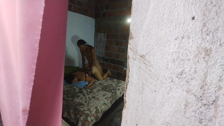 Adribella69: Vedo la puttana della mia matrigna scopare l'amico del mio...