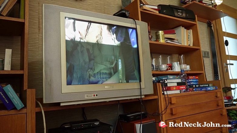 Redneck John: Redneck John 6.2: Tjock kuk anal med en gyllene dusch