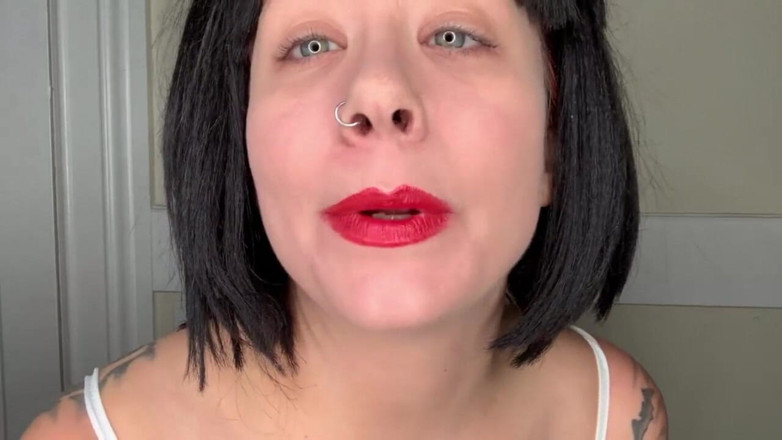 Deanna deadly: Ma copine taquine avec des lèvres rouges et de la...