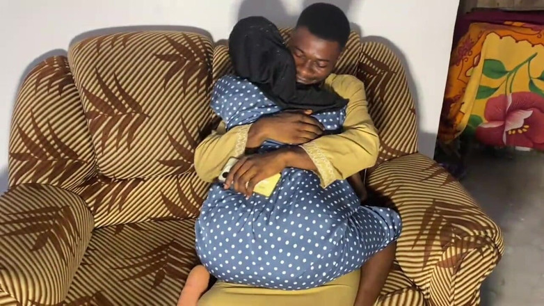 Showkee: कामुक काली अफ्रीकी लड़की सेक्स से पहले मुझे लंड चुसाई देती है