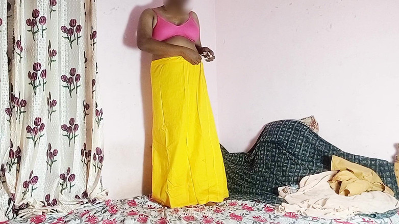 Madhu laila: MADHU LAILA sari striptease