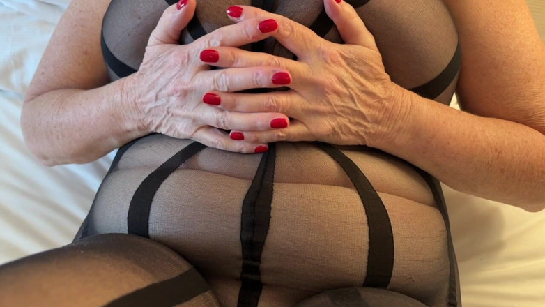 Mr MF: Mrs Mature Feet in a Sexy Bodysuit