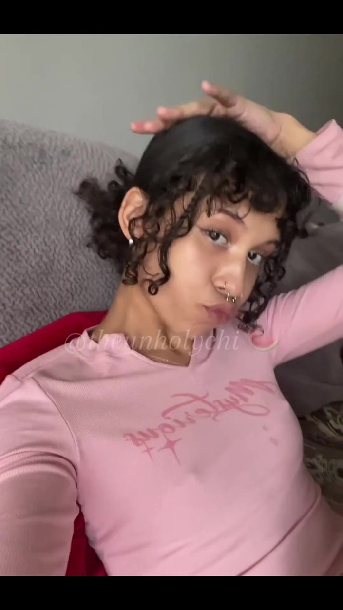 theunholychi: Siento que quiero chorrear solo de pensar en darme un...