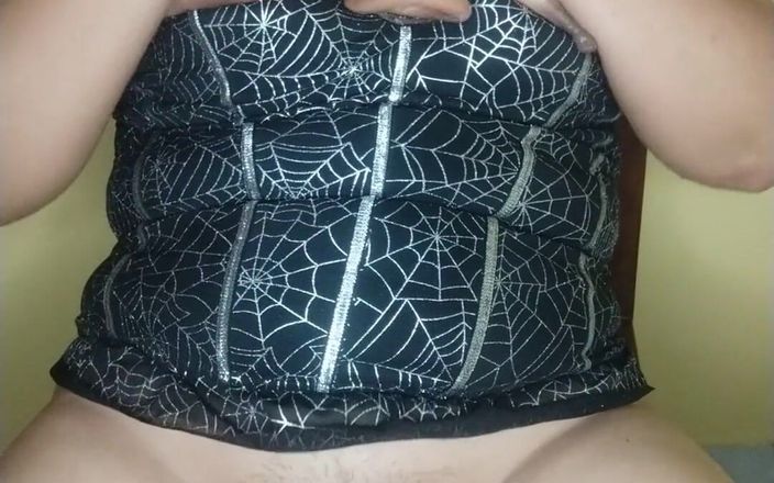 Carla Villalobos: 欲火中烧的女友为她的情人插菊花
