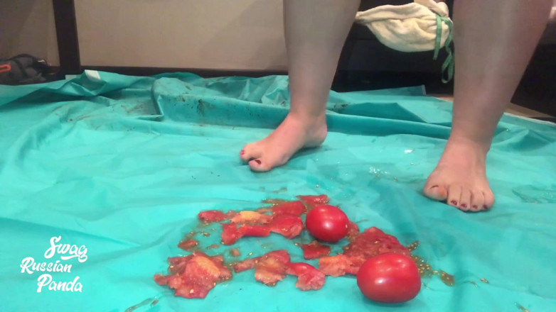 Swag Russian Panda: Barefoot food crushing, smashing tomatoes and crispy cake with my...