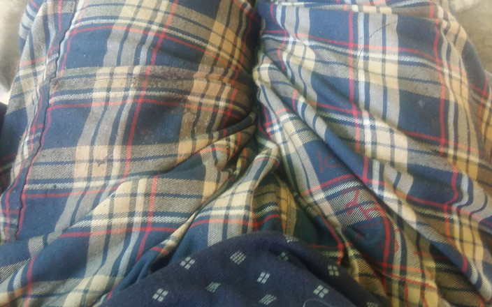 Bigfunn: Дрочу мой член в ванной