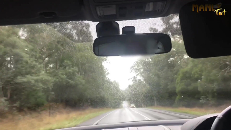 Manlyfoot: Värsta delen med baksätesförare, de är så distraherande! - Manlyfoot