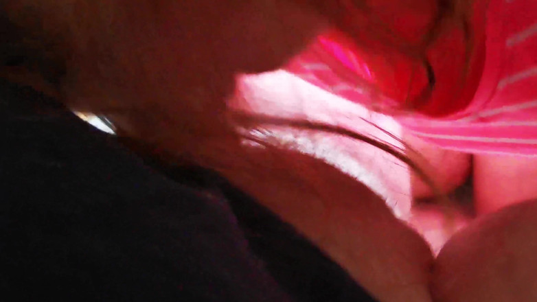 Bouncy Tits Action: Blowjob semasa menampar tetek