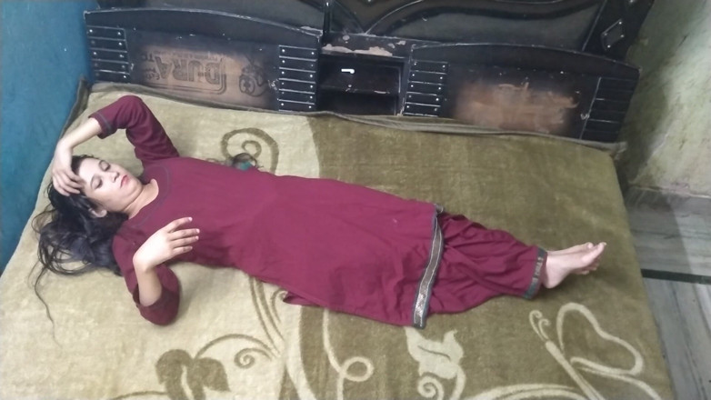 Indian Muslim Couple: Indian Bhabhi Gets Naughty Desi Wife Who Loves to Tease