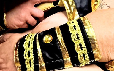 HerculesnVENUS: Di bawah tetek kendurnya yang kendur memancut mani dalam pangkuannya