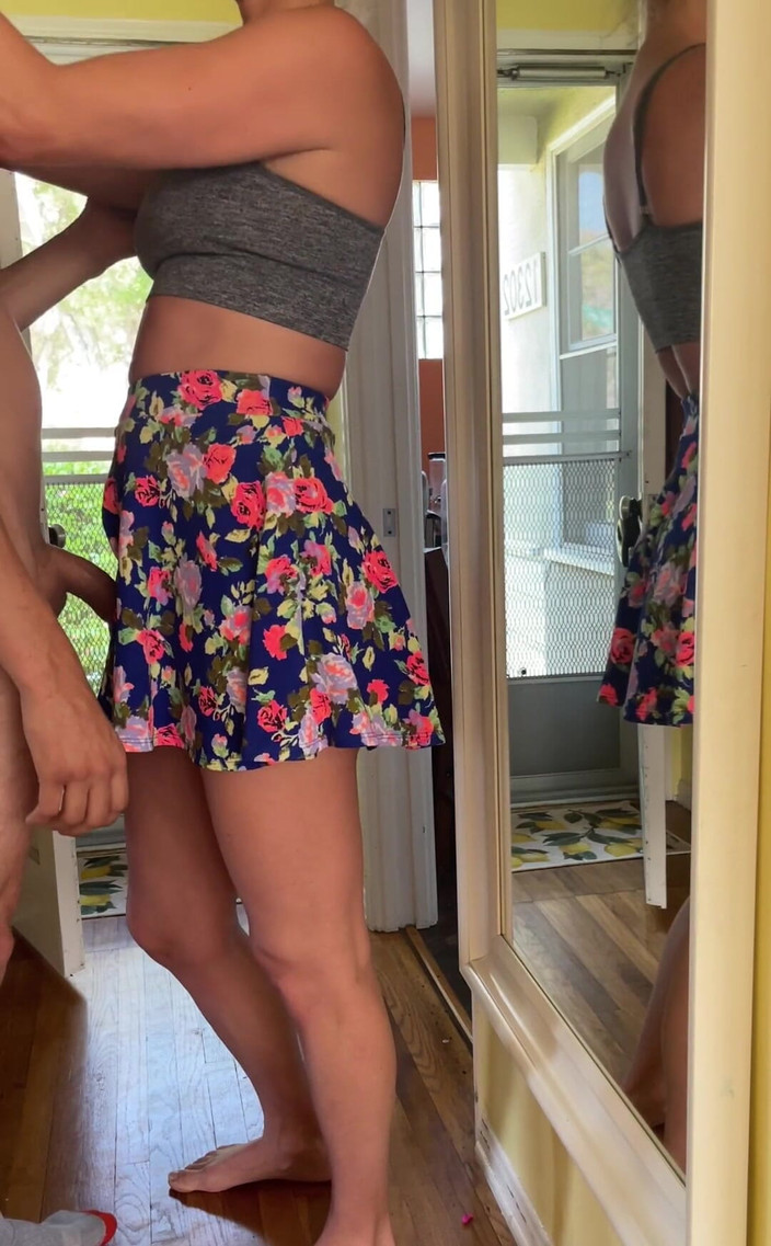 VibeWithMommy: Mijn geile milf buurvrouw kwam langs en ze was extreem...