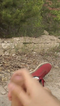 Úplně náhodná MILFka mě naučila o sexu a nechala mě stříkat do její kundičky