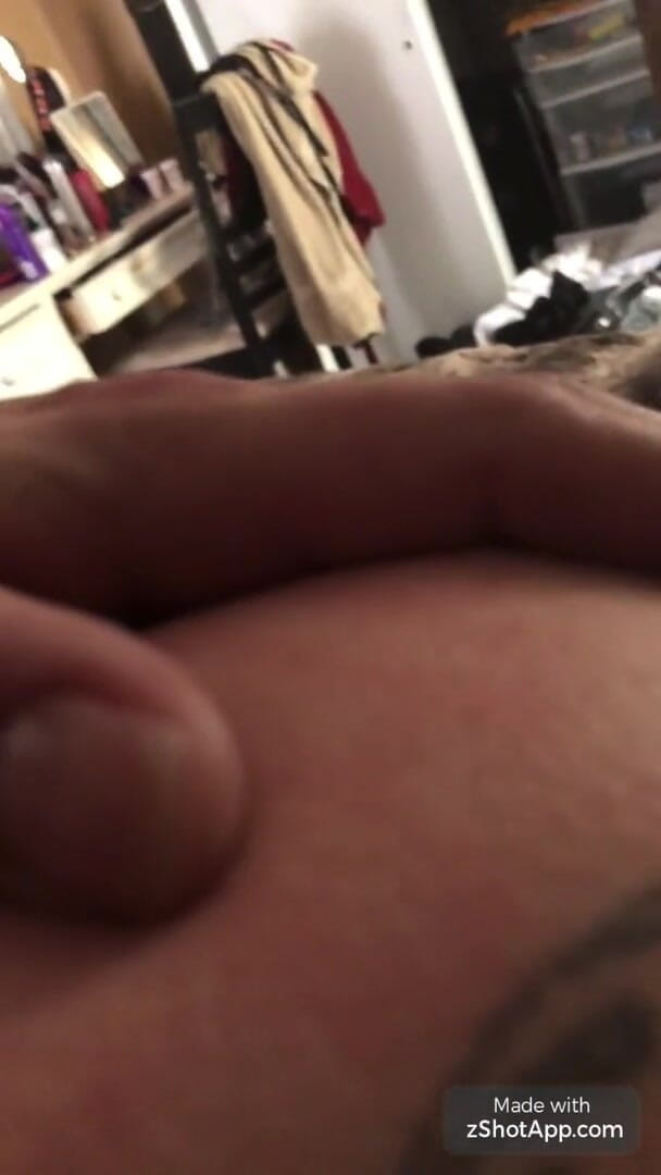 MzKiTTy91: Pawg máy bay bà già bắn tinh vào tay áo